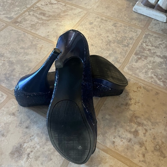 💥 Buy 2 get 1 Free 💥 Blue sequinned heels - Picture 3 of 3